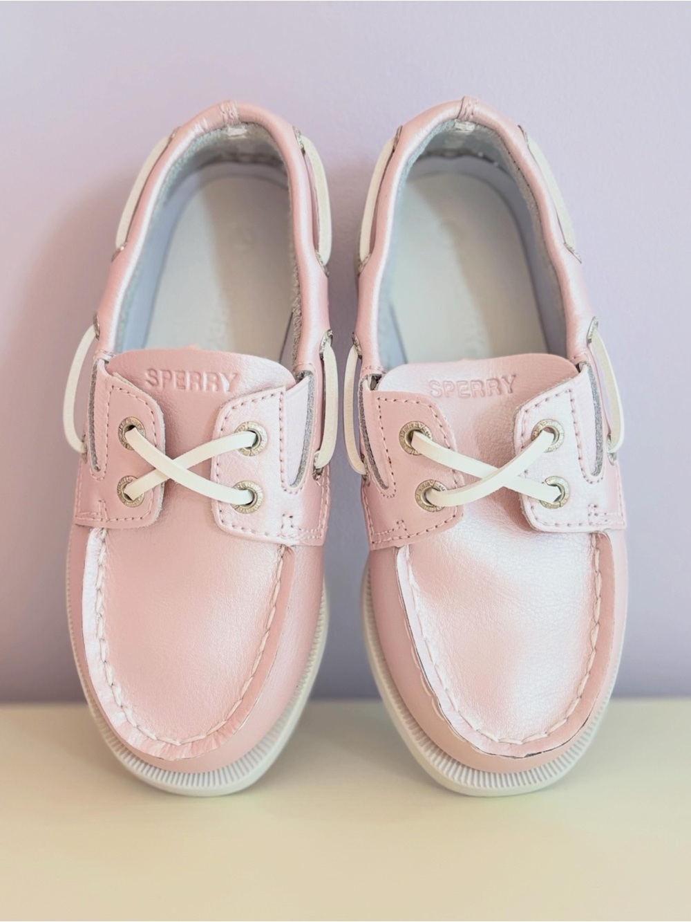NWOT Sperry Pearlized Pink Leather Boat Shoes Size 9M